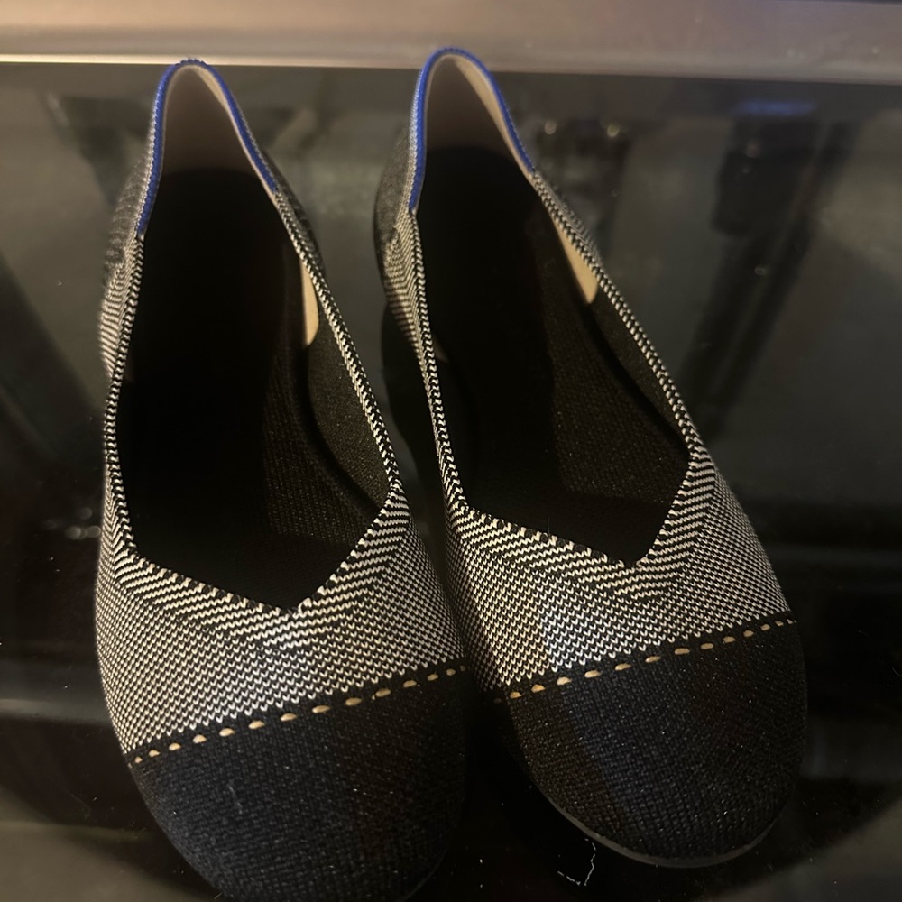 Rothy's Black and Gray Knit Flats